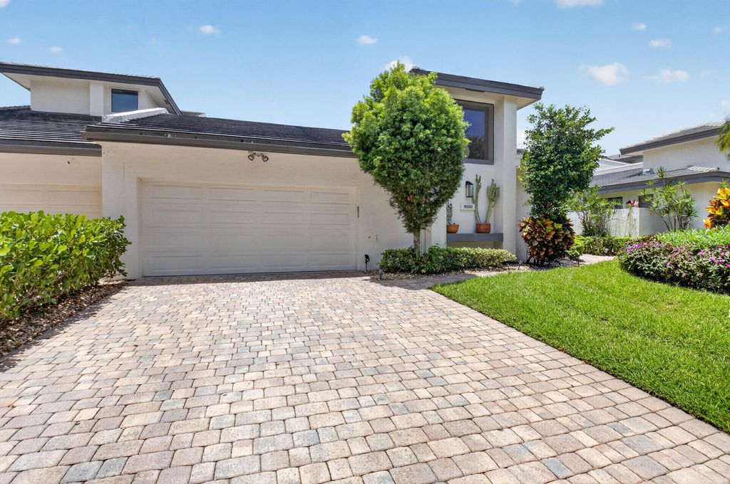 Photo of 19592 Planters Point Drive, Boca Raton, FL 33434 (MLS # B26032183)