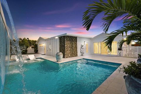 246 Elwa Place West Palm Beach FL 33405