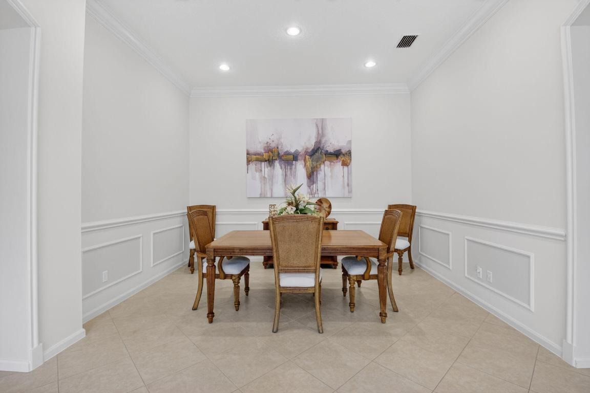 VALENCIA PALMS - Residential