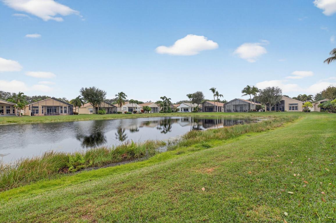 VALENCIA PALMS - Residential