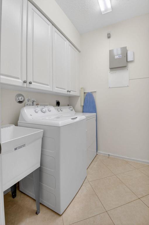 VALENCIA PALMS - Residential