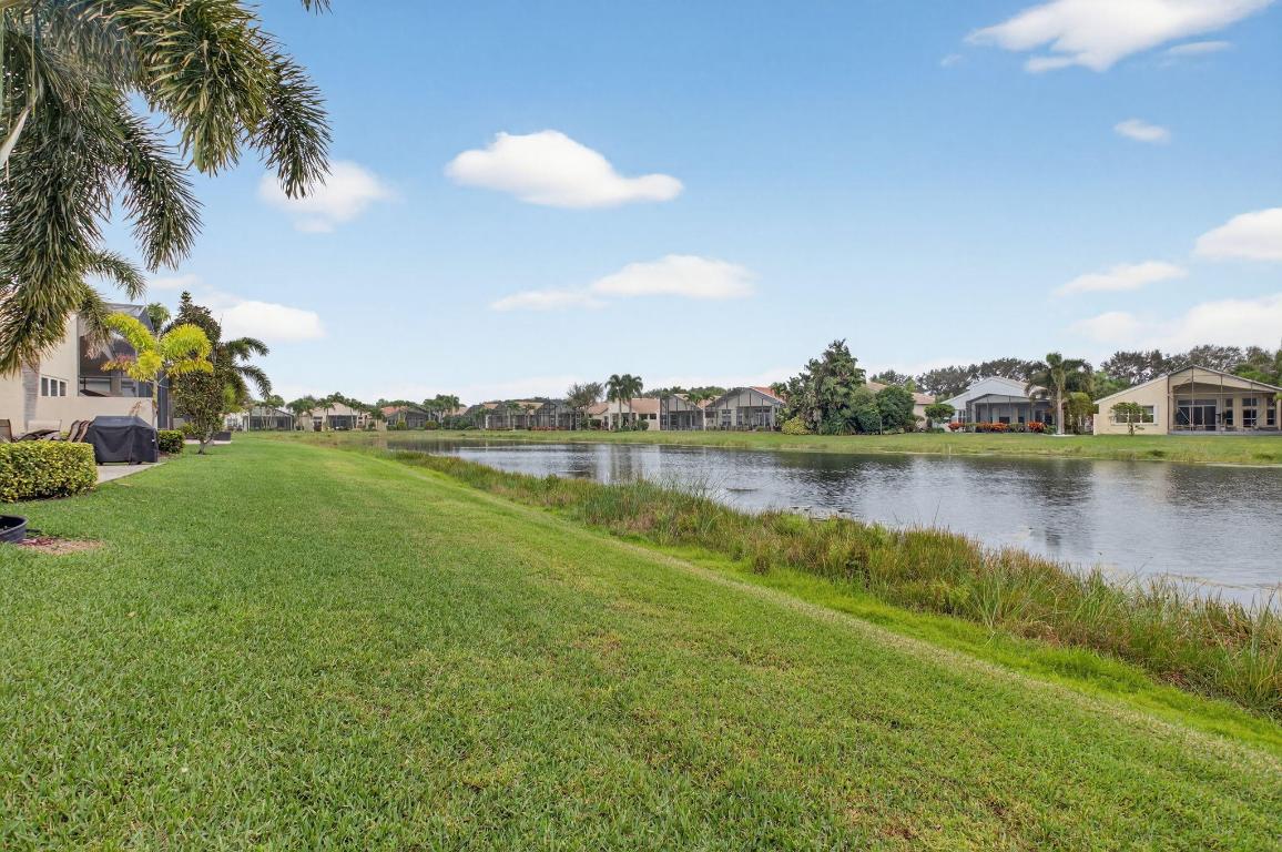 VALENCIA PALMS - Residential