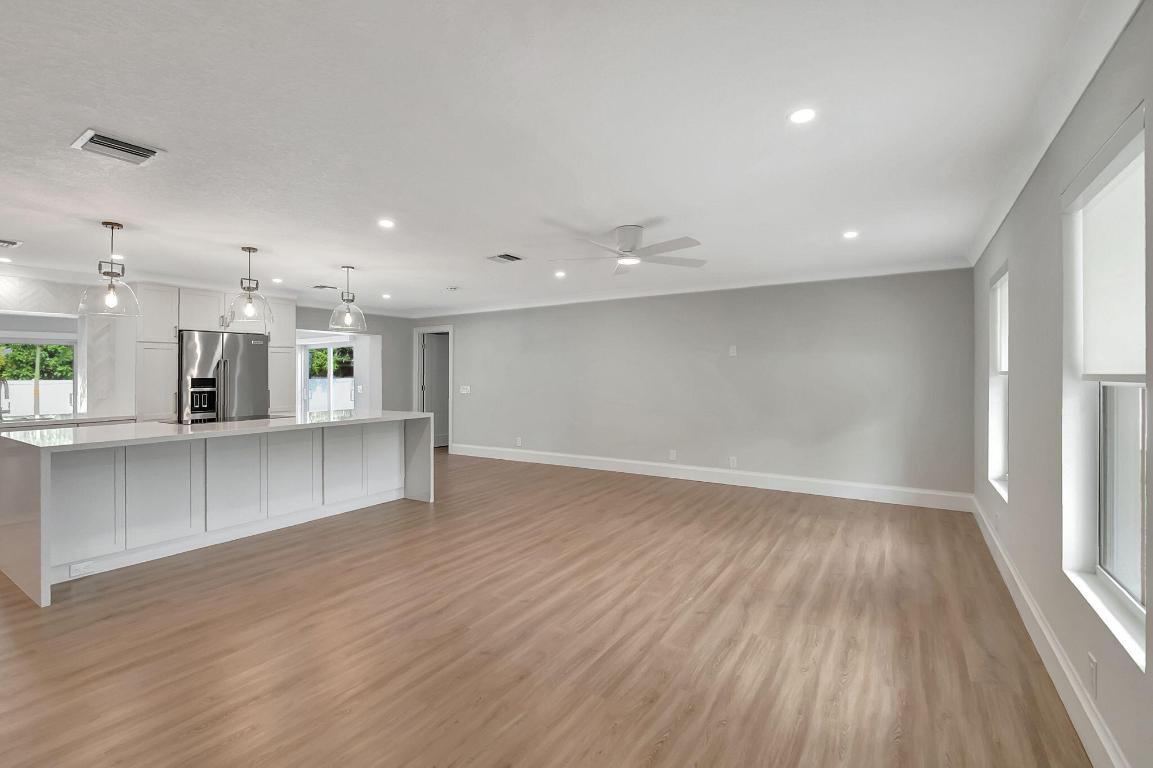 SEACREST ESTATES - Residential Lease