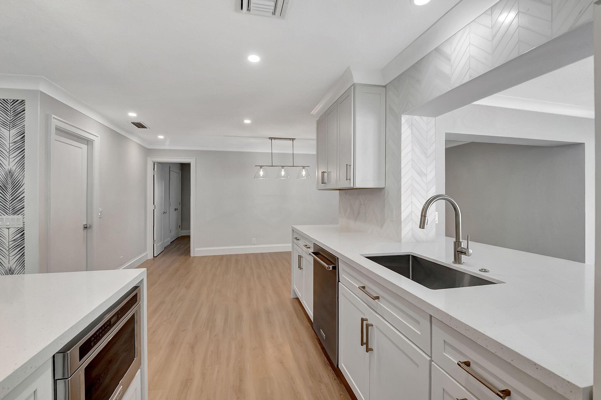 SEACREST ESTATES - Residential Lease