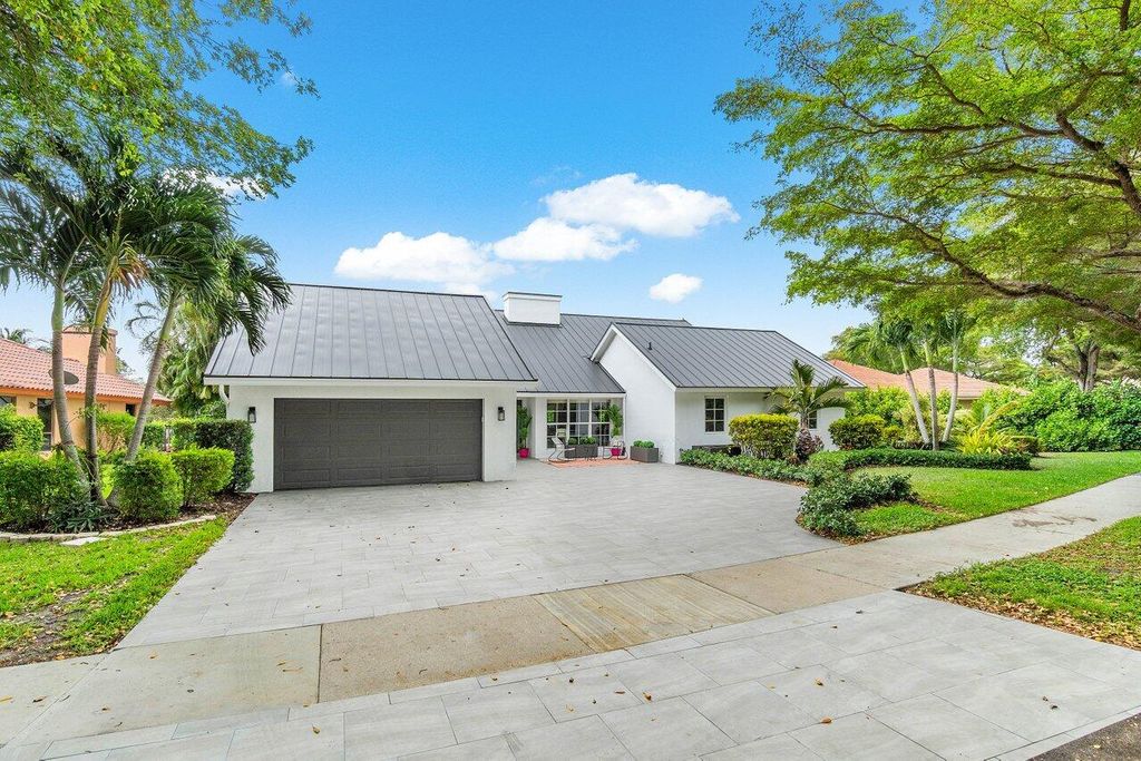 Photo of 1305 Parkside Circle S, Boca Raton, FL 33486 (MLS # R10986541)