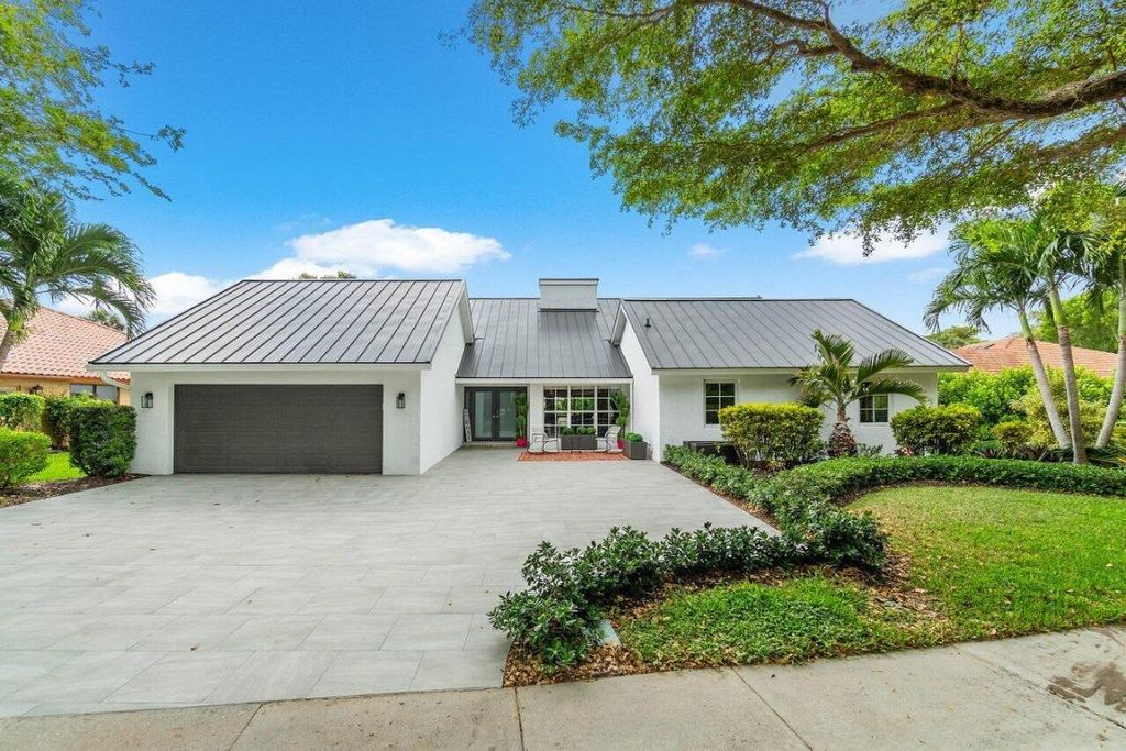 Photo of 1305 Parkside Circle S, Boca Raton, FL 33486 (MLS # R10986541)