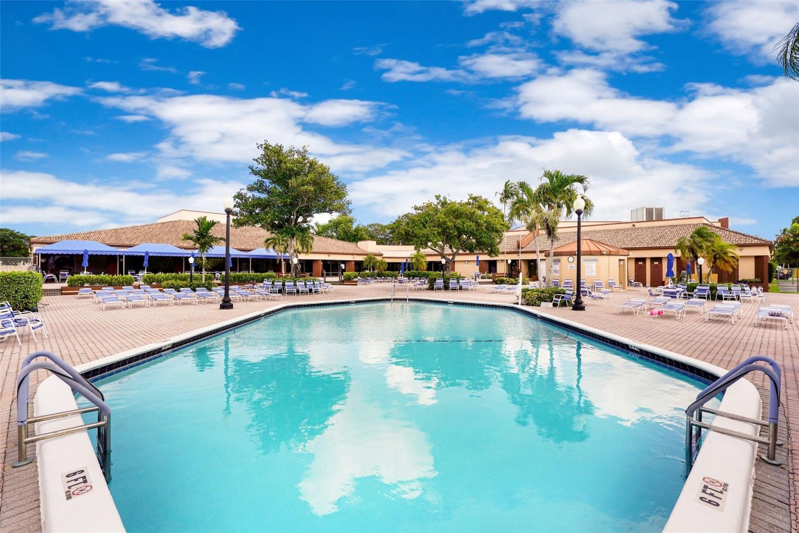 Sunrise Lakes 3 - Residential