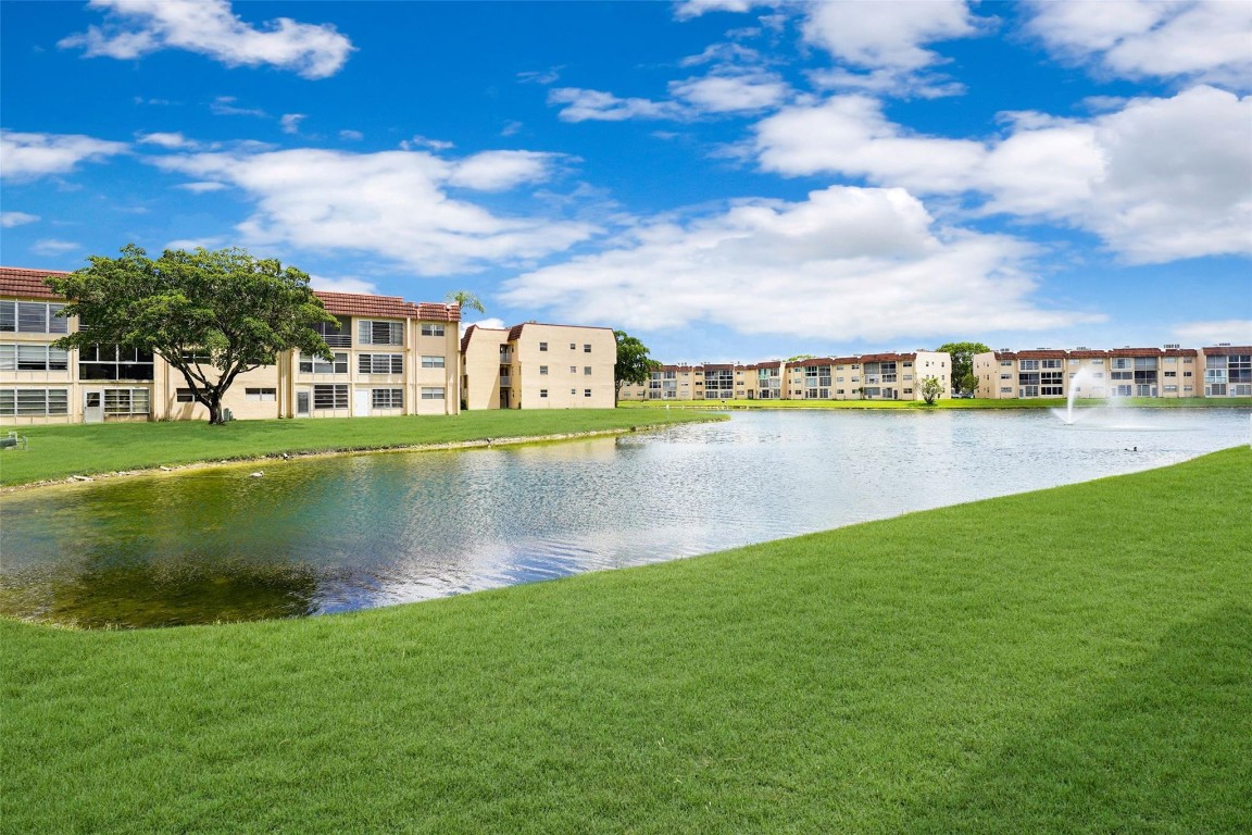 Sunrise Lakes 3 - Residential