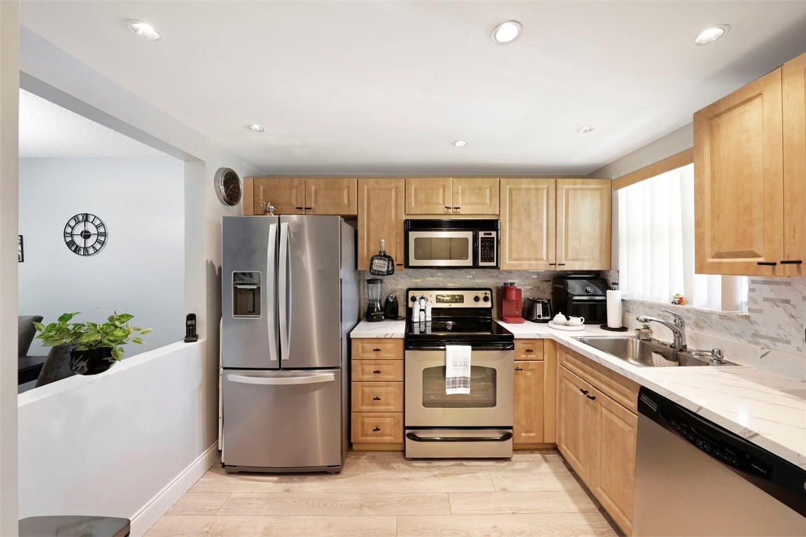 Sunrise Lakes 3 - Residential