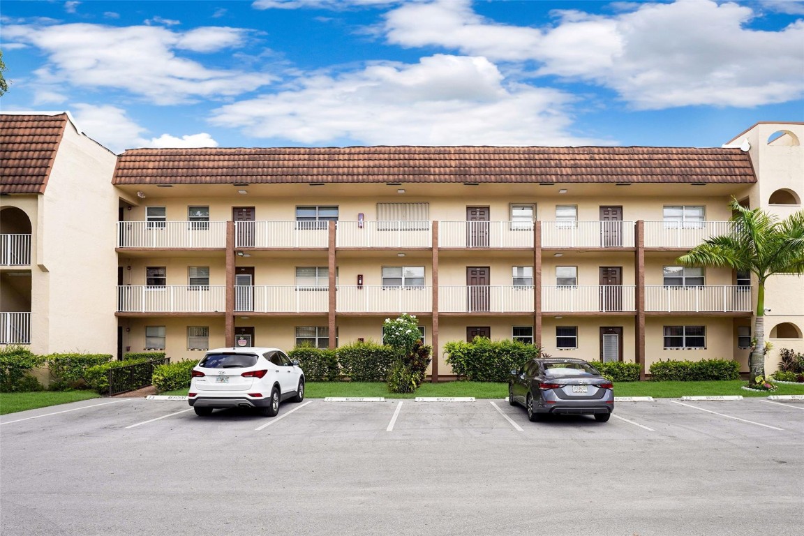 Sunrise Lakes 3 - Residential