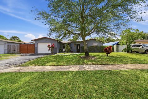 Photo of 2350 NW 60th Avenue, Sunrise, FL 33313 (MLS # B26019051)