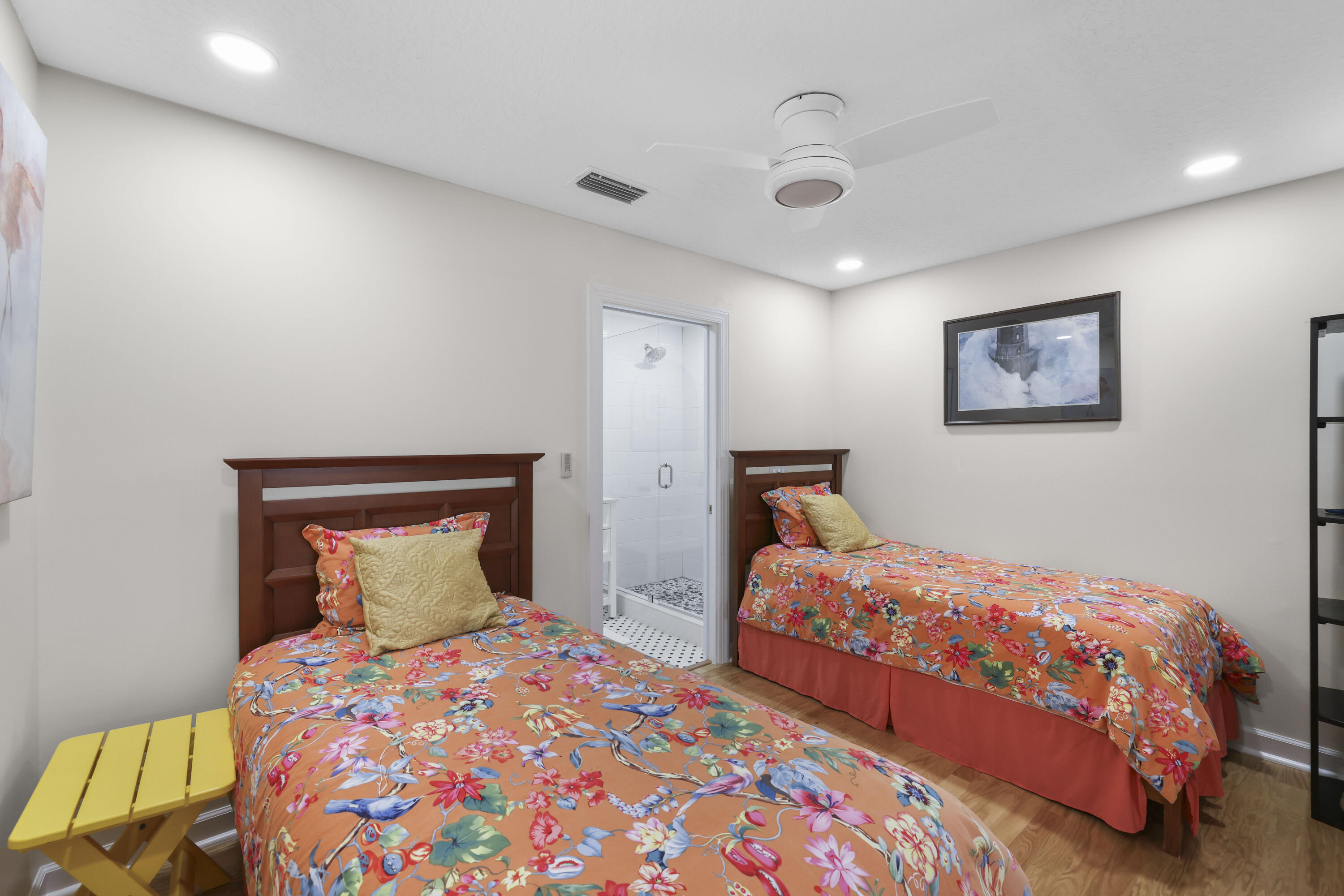 OAK HARBOUR 4 - Residential