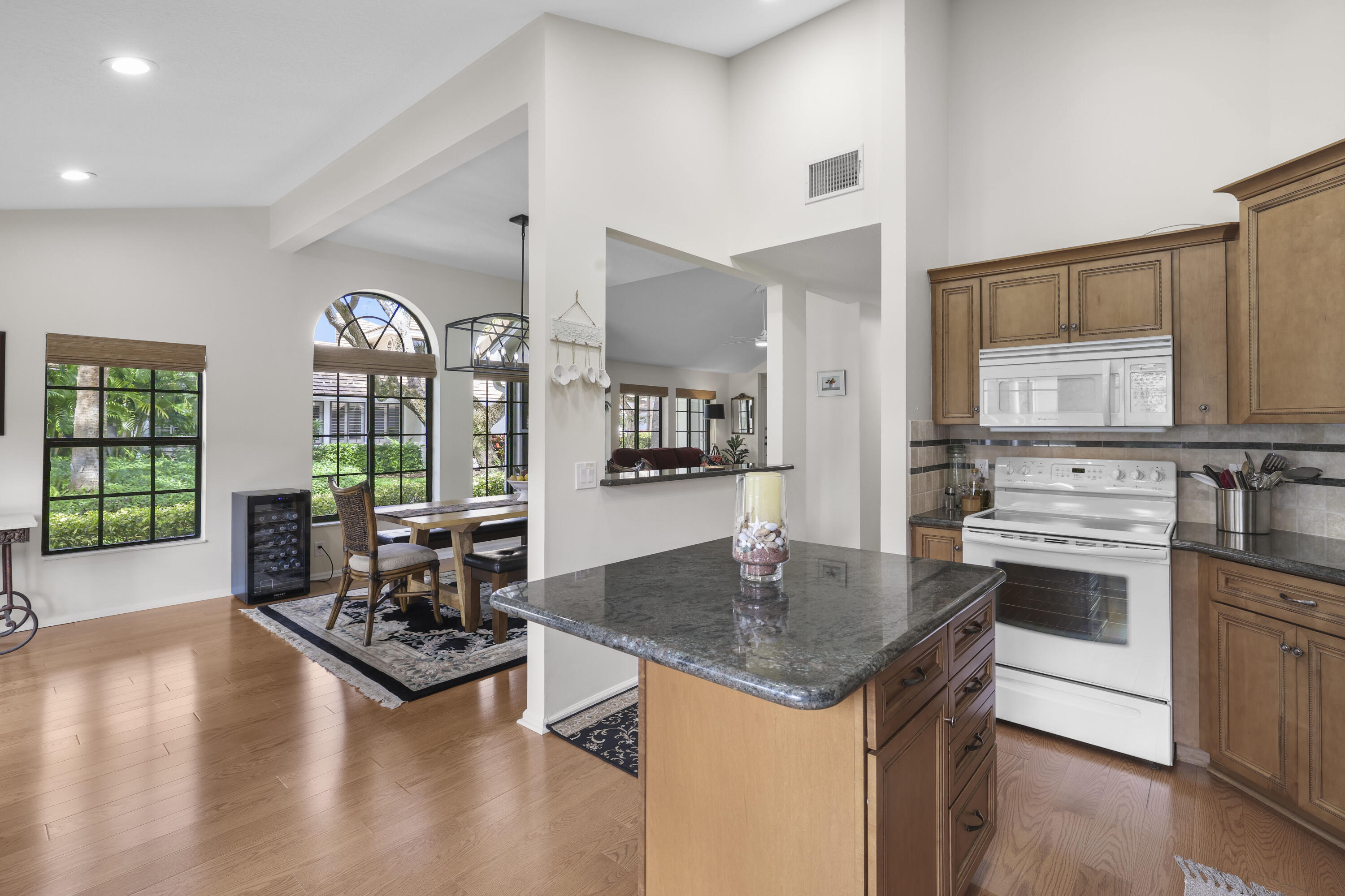 OAK HARBOUR 4 - Residential