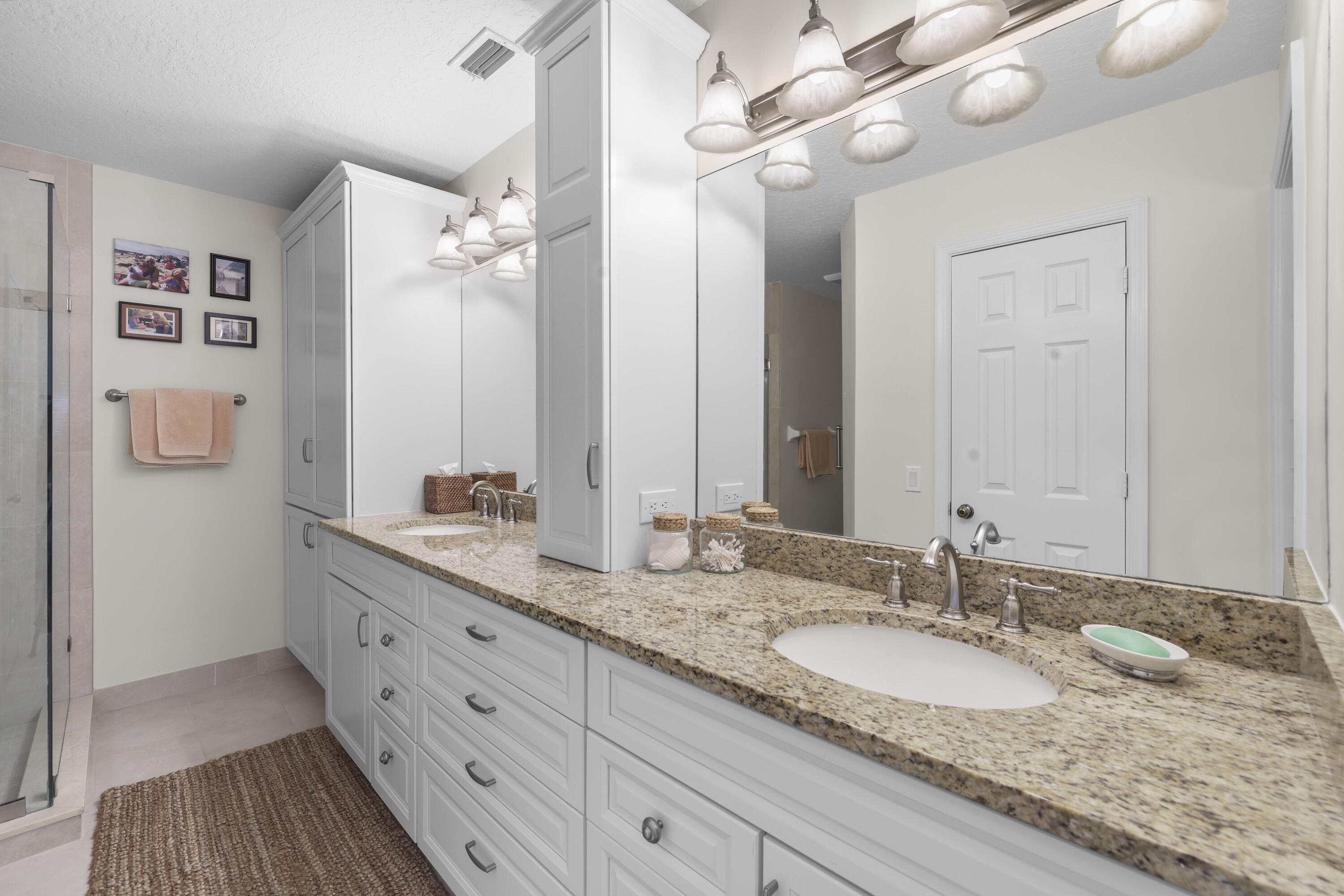 OAK HARBOUR 4 - Residential