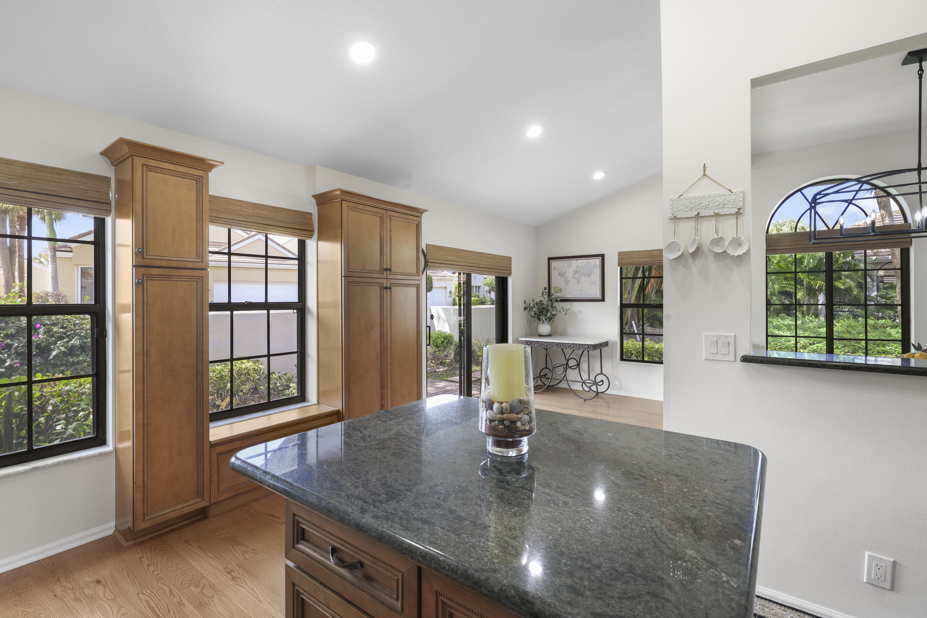 OAK HARBOUR 4 - Residential