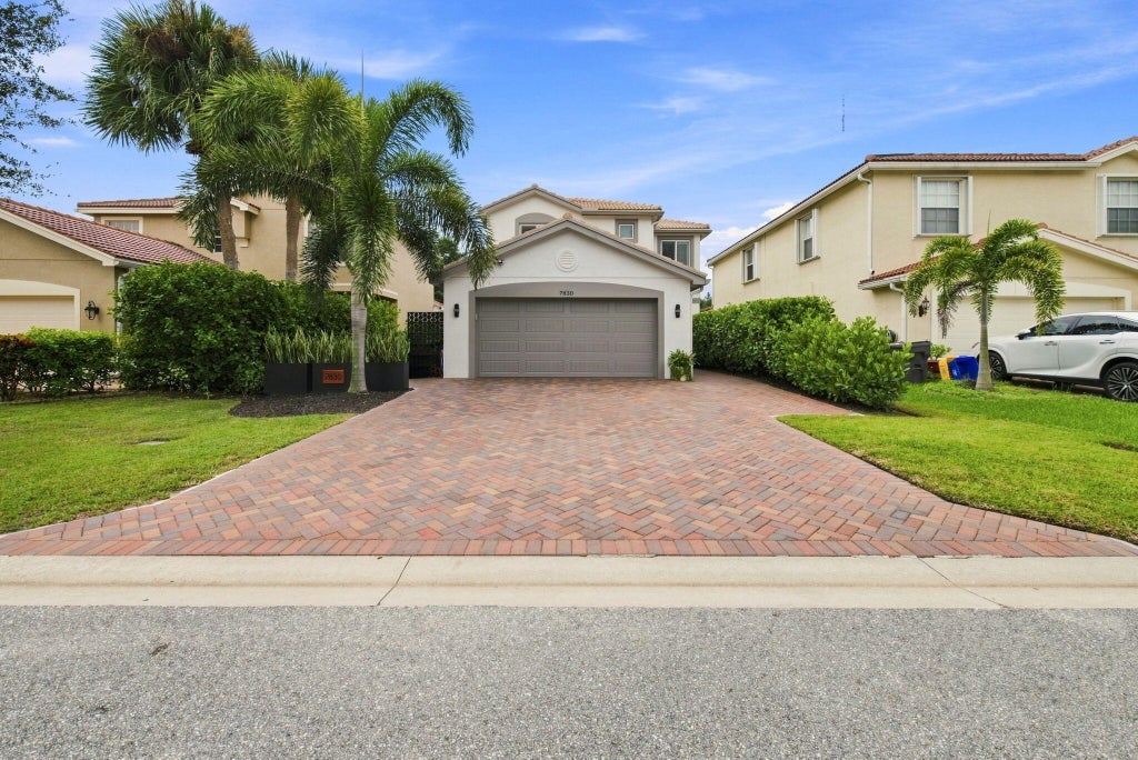 Photo of 7830 JEWELWOOD Drive, Boynton Beach, FL 33437 (MLS # B26072284)