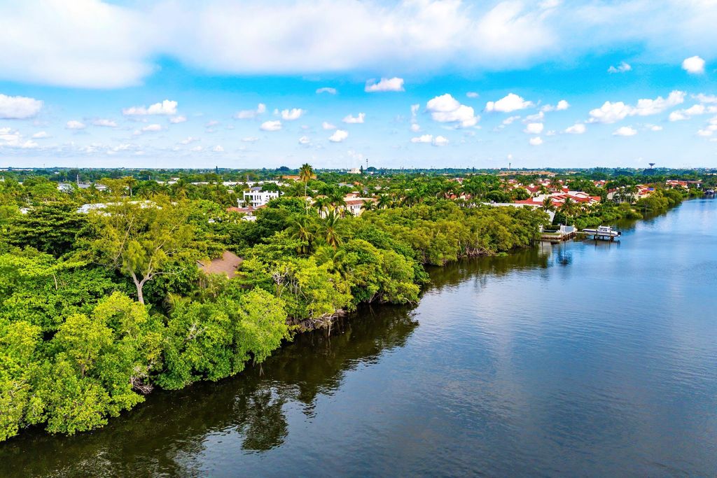 Photo of 1001 Palm Trail, Delray Beach, FL 33483 (MLS # R11119457)