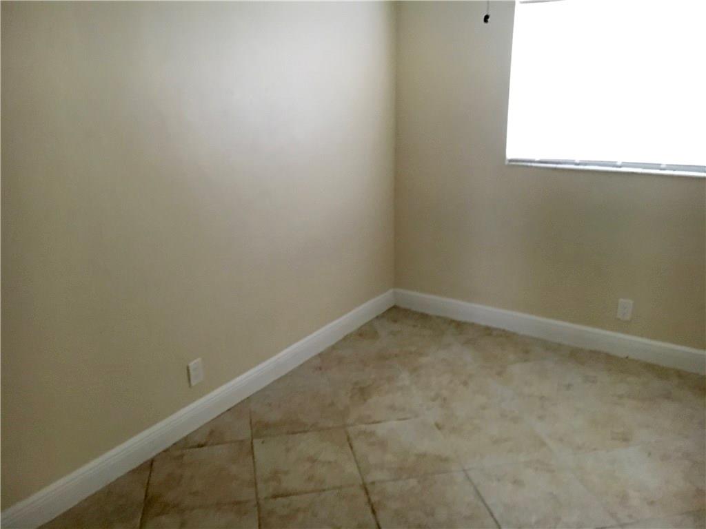 Lauderdale 2-9 D - Residential Lease