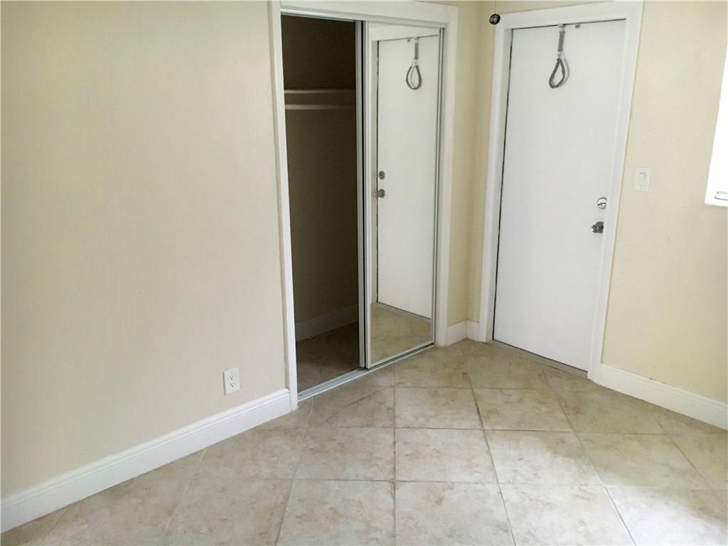 Lauderdale 2-9 D - Residential Lease