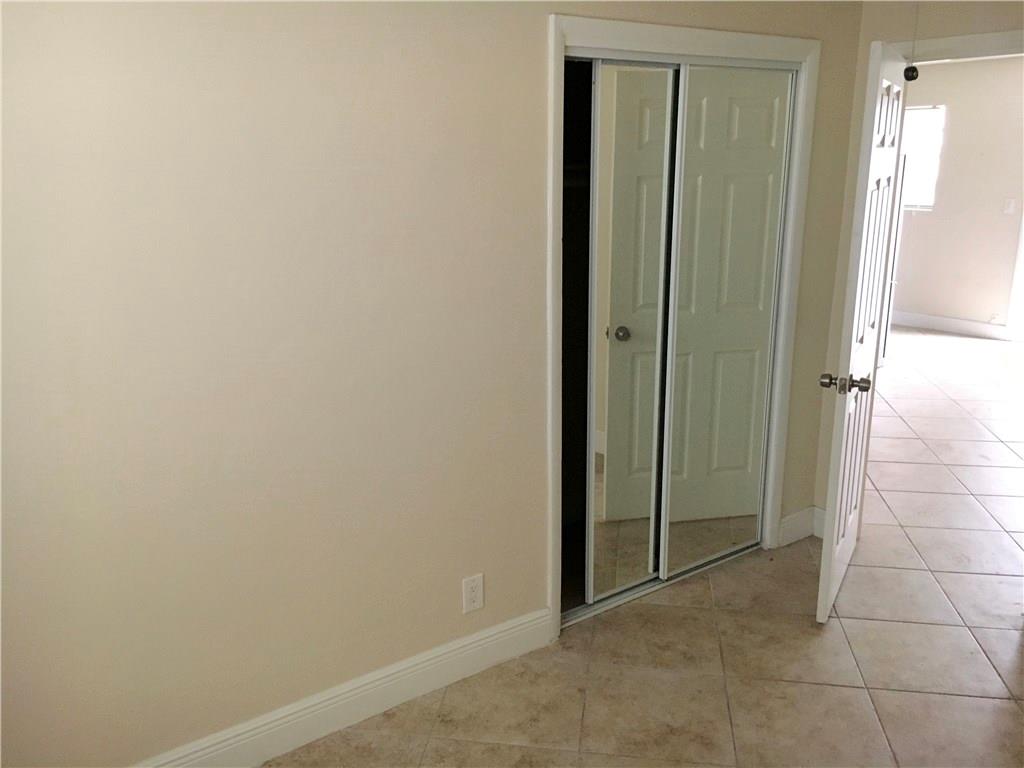 Lauderdale 2-9 D - Residential Lease