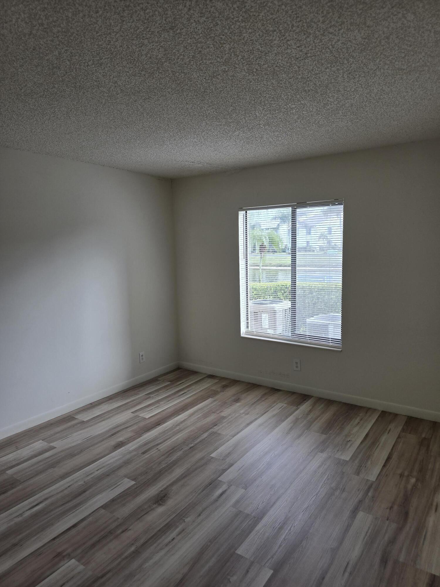 PALM CLUB VILLAGE II CONDO - Residential Lease