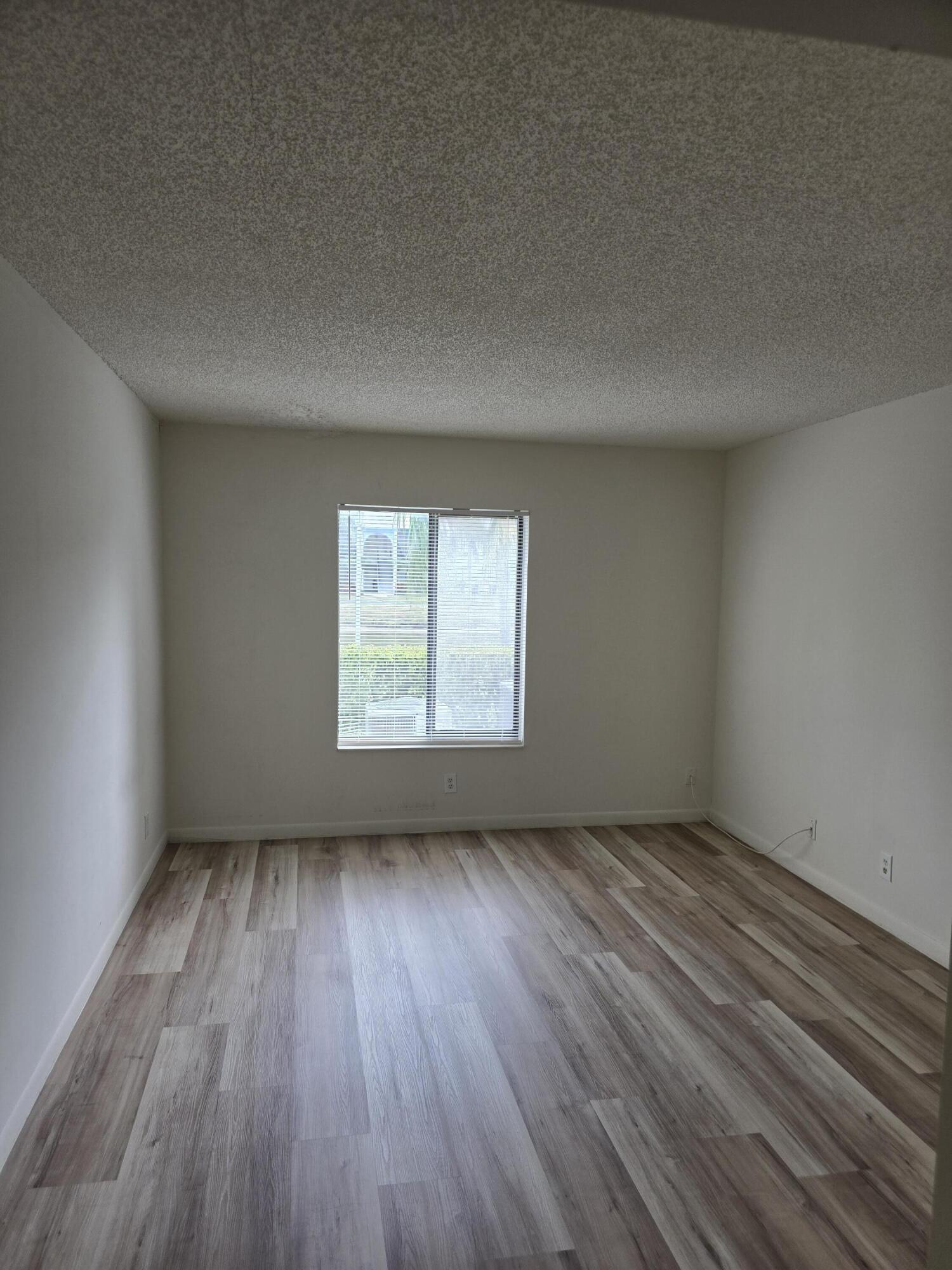 PALM CLUB VILLAGE II CONDO - Residential Lease