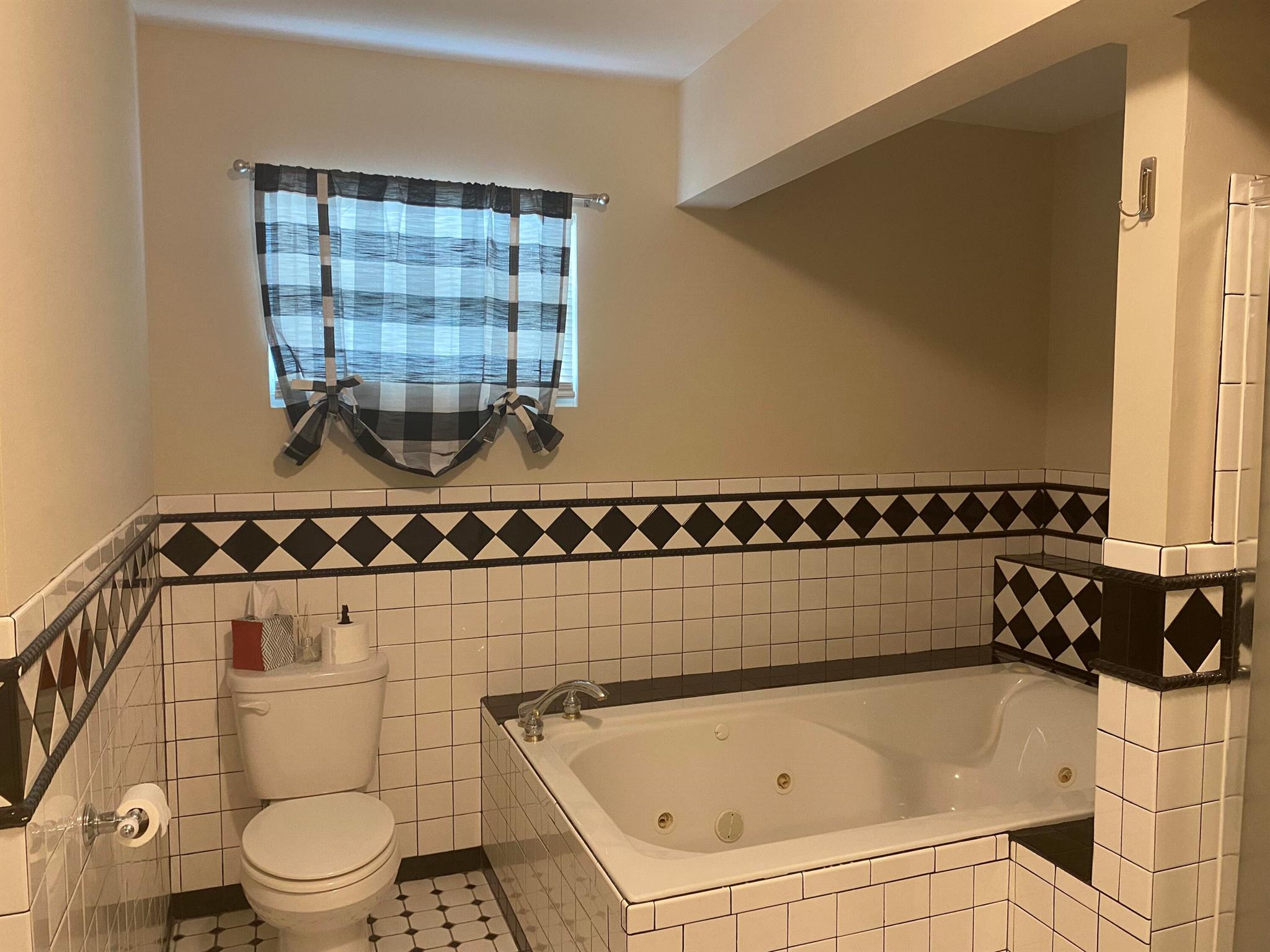 Palm Lake Estates - Residential Lease