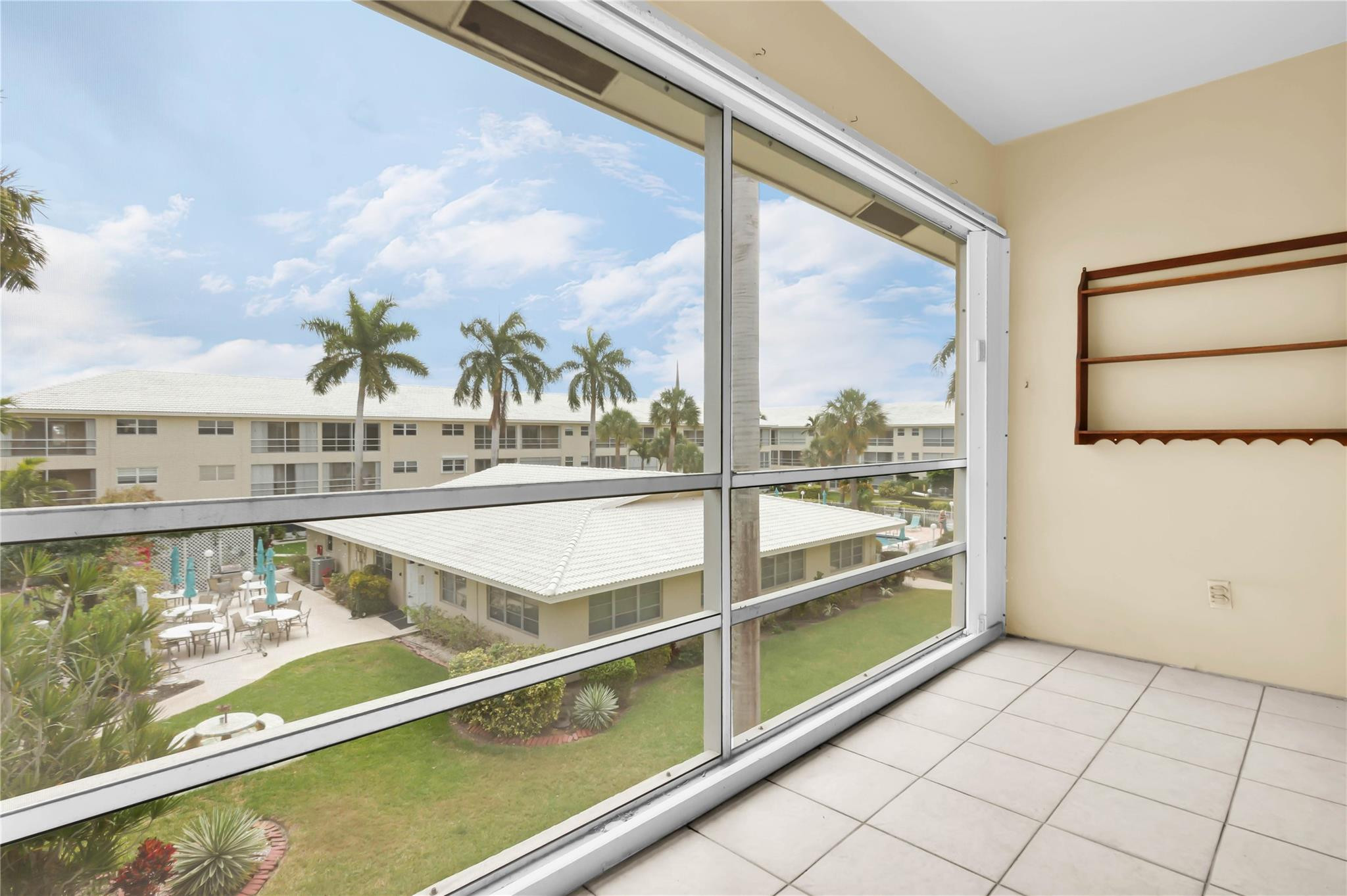 LIGHTHOUSE POINT GARDENS - Residential