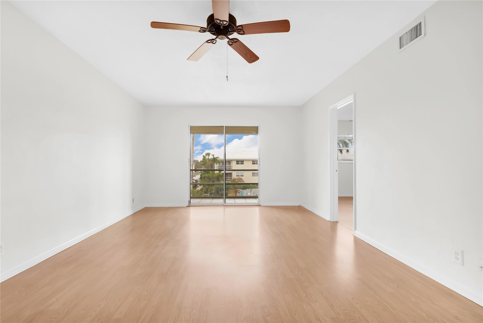 LIGHTHOUSE POINT GARDENS - Residential