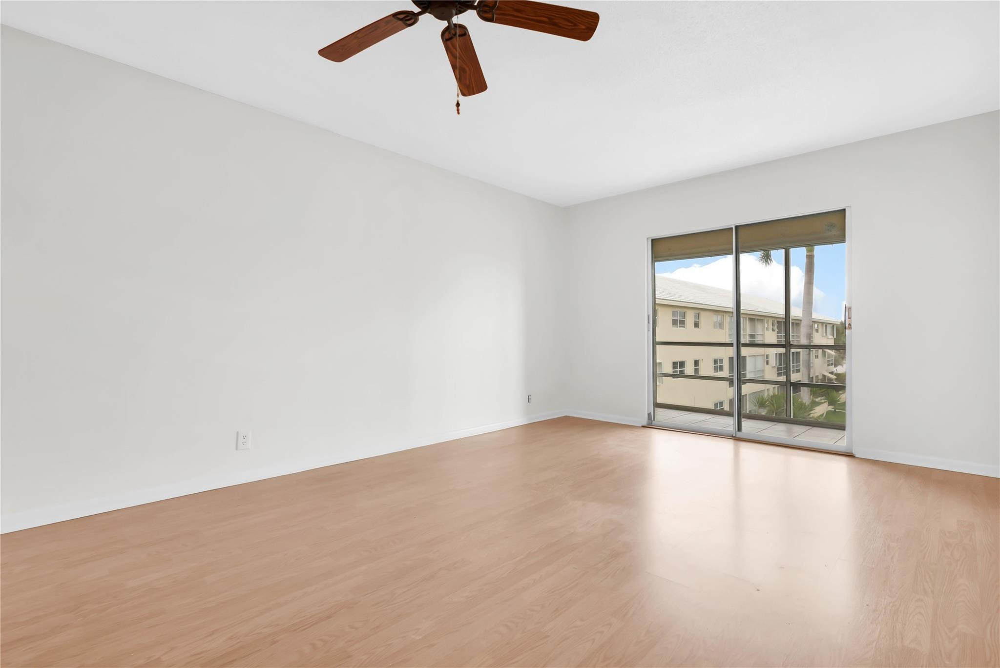 LIGHTHOUSE POINT GARDENS - Residential