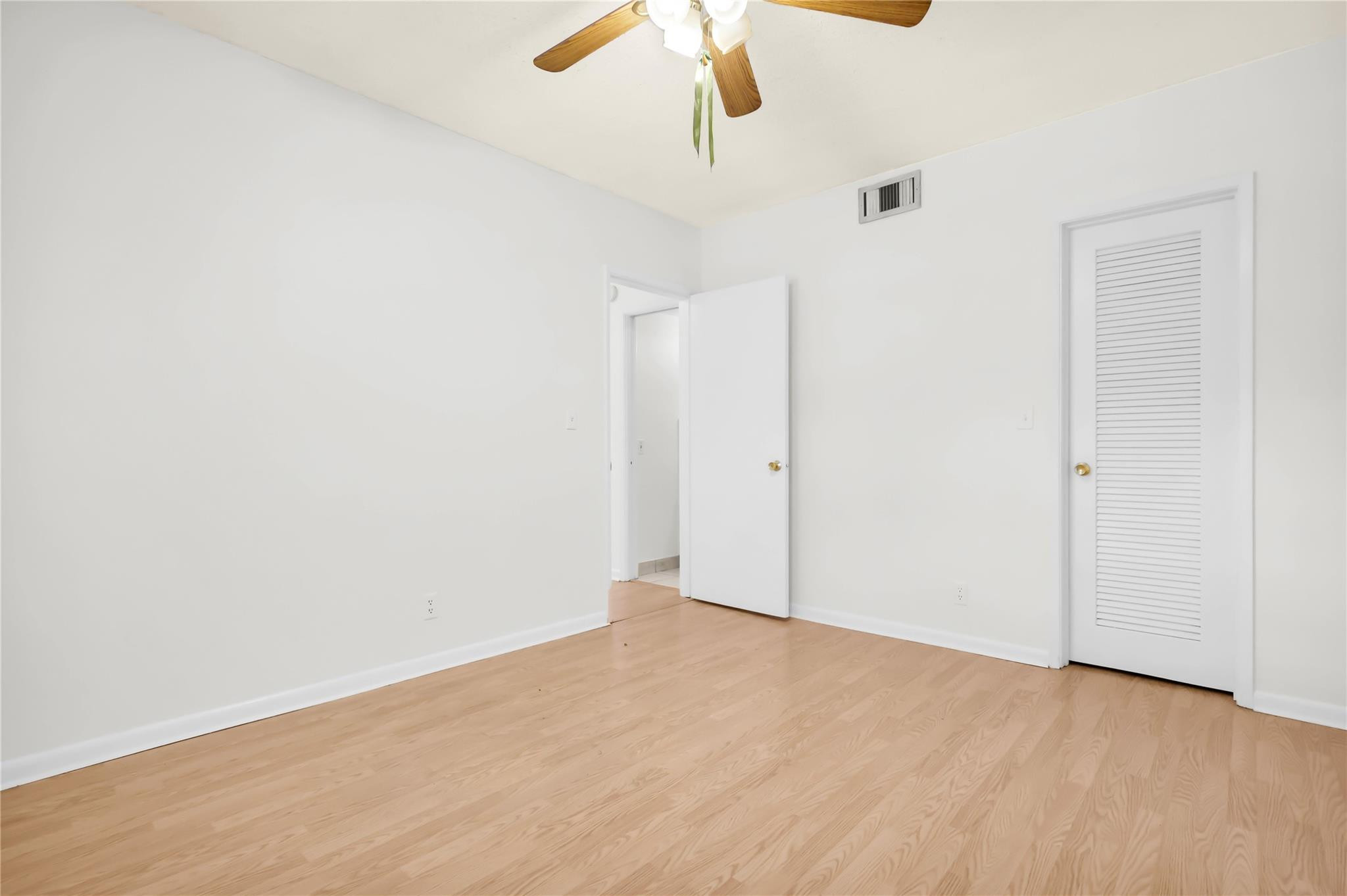 LIGHTHOUSE POINT GARDENS - Residential