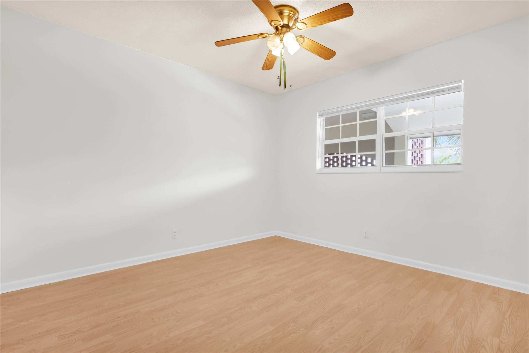 LIGHTHOUSE POINT GARDENS - Residential