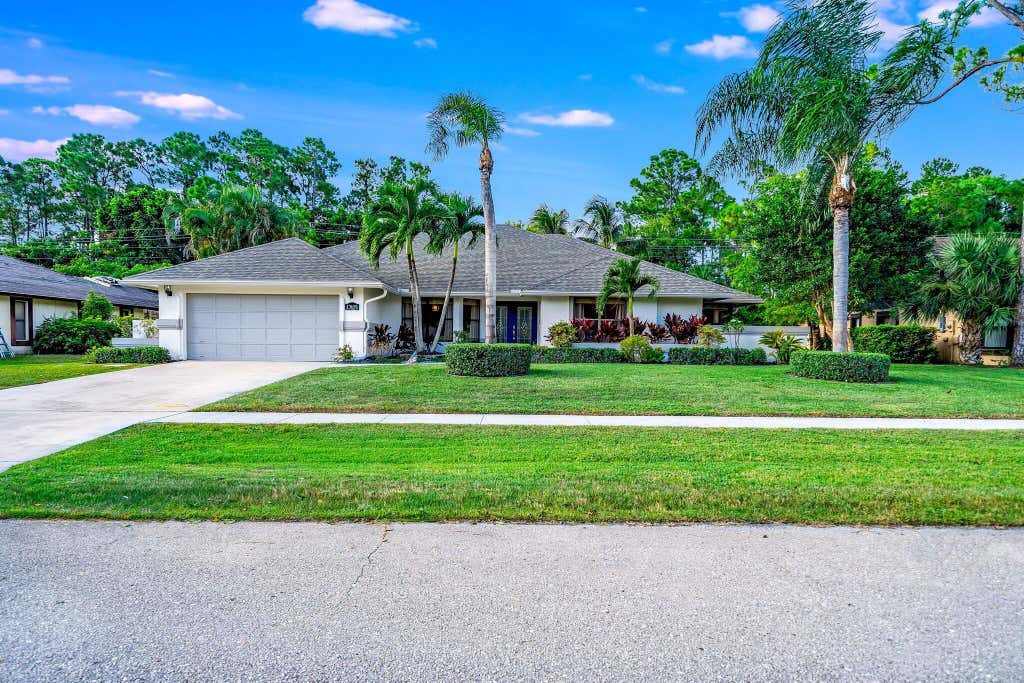 Photo of 13659 Ishnala Circle, Wellington, FL 33414 (MLS # B26050091)