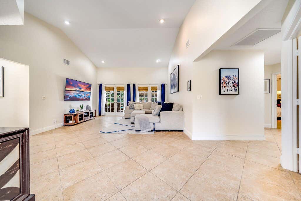 Photo of 13659 Ishnala Circle, Wellington, FL 33414 (MLS # B26050091)