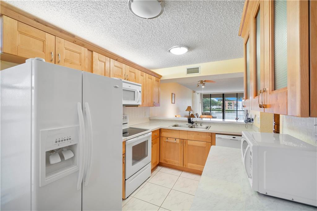 Coral Gate Condo - Residential