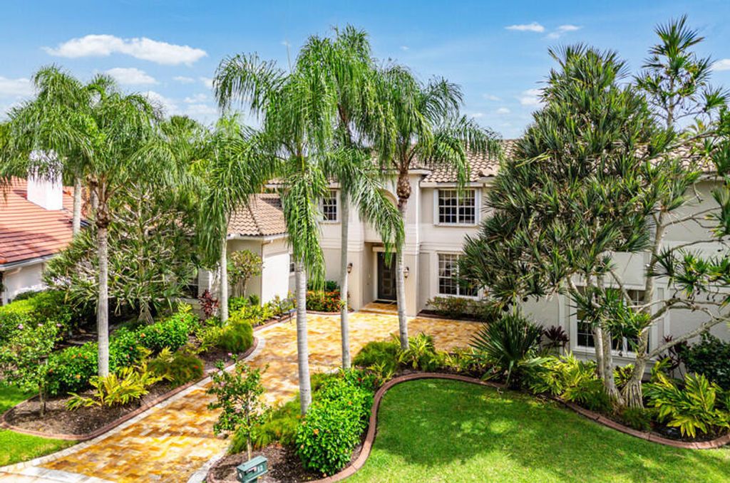 Photo of 12 Martinique Cove, Palm Beach Gardens, FL 33418 (MLS # R11124066)