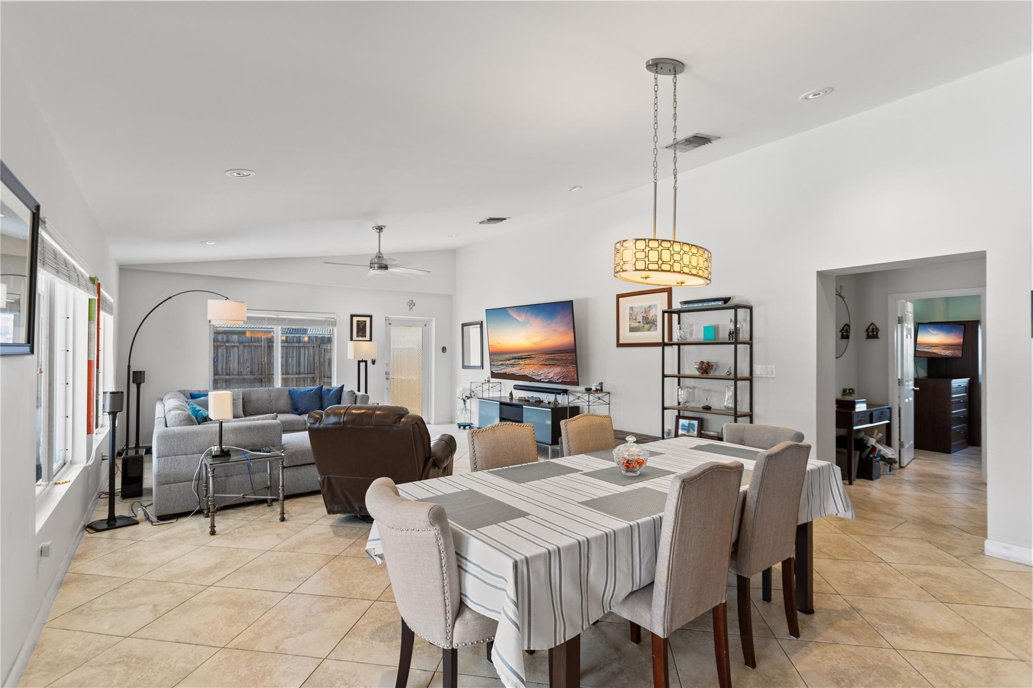 Jenada Isle 50-39 B - Residential