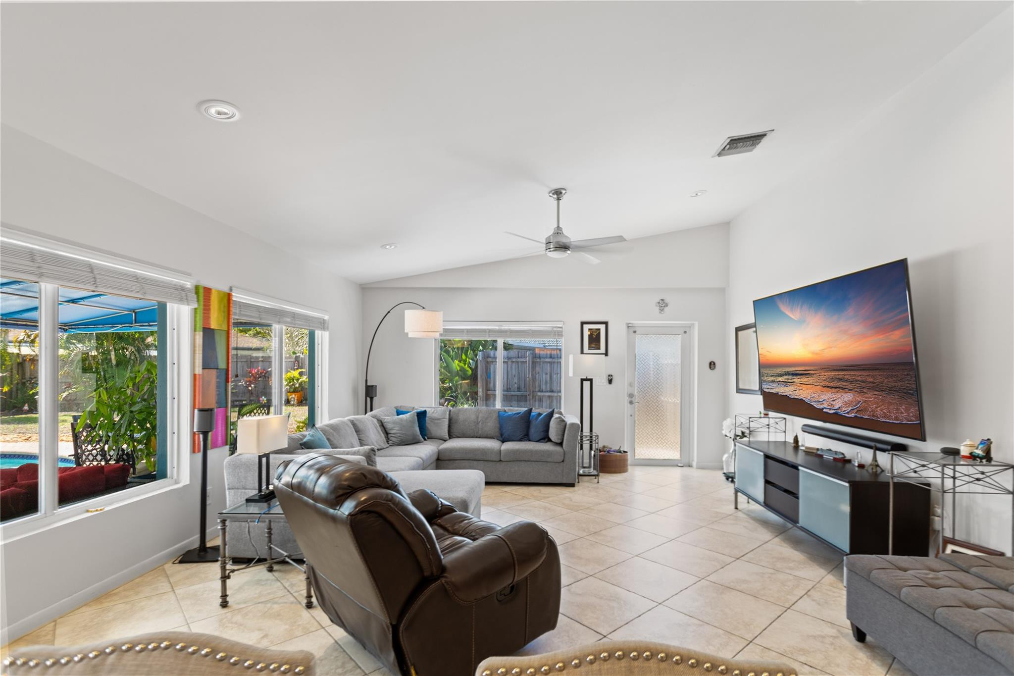 Jenada Isle 50-39 B - Residential