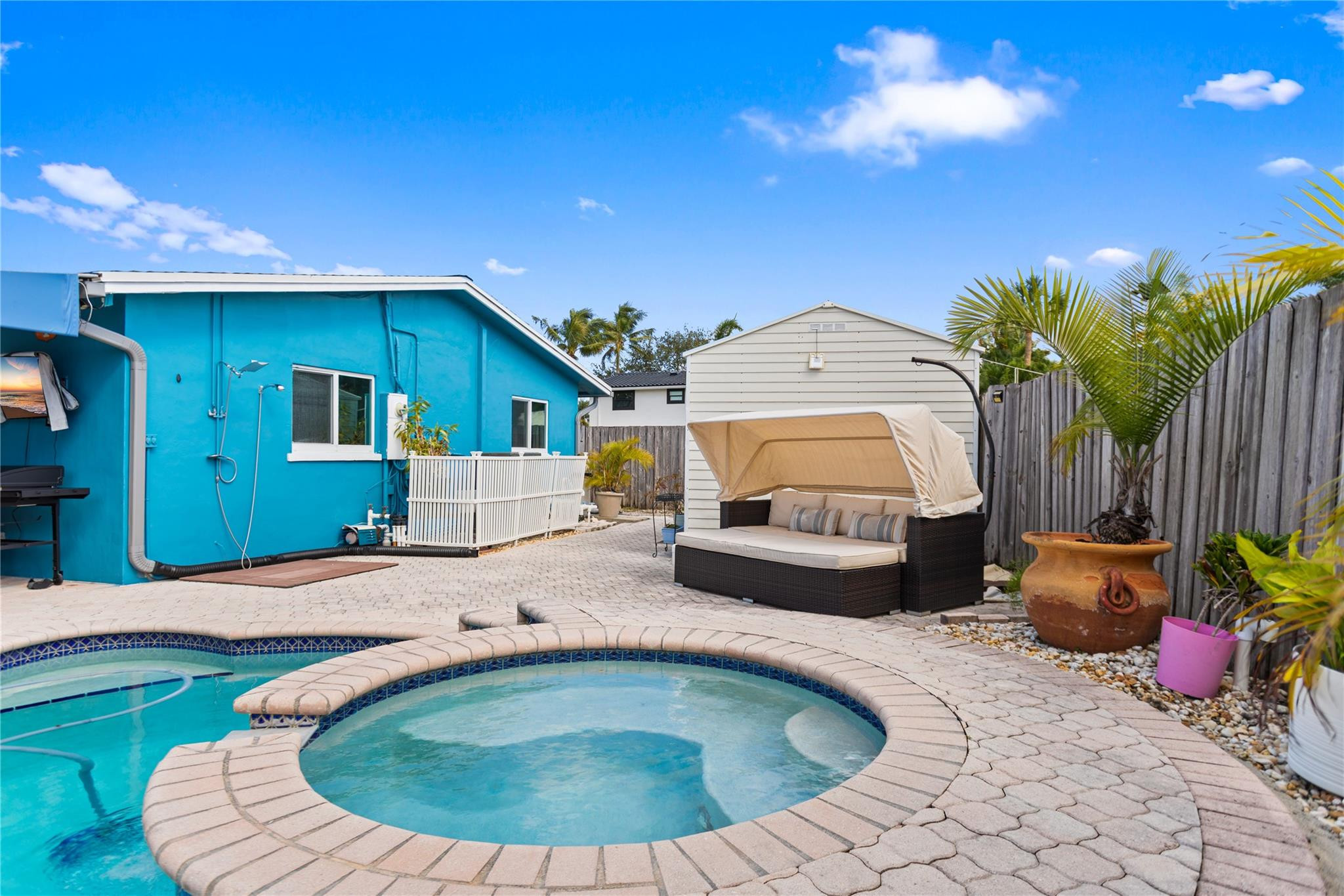 Jenada Isle 50-39 B - Residential