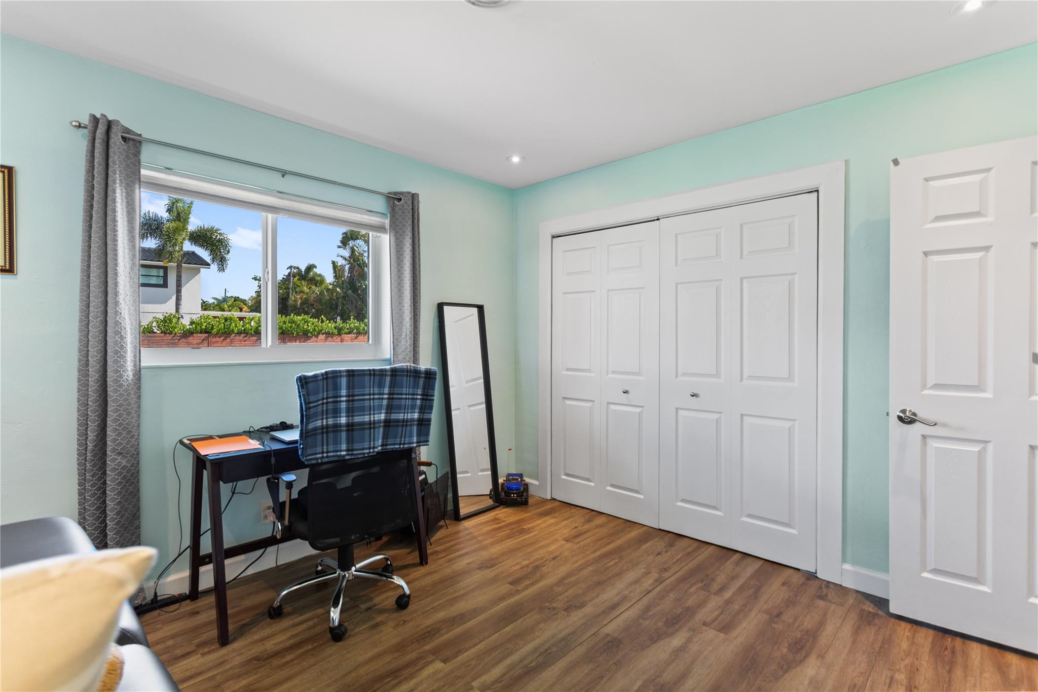 Jenada Isle 50-39 B - Residential