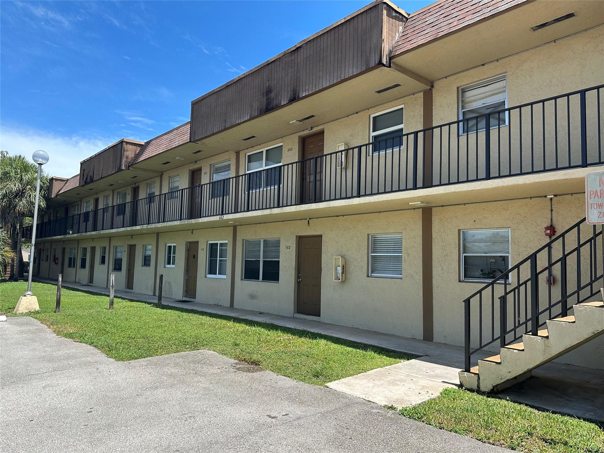 Welcome to Village on the Lake! This unit has been freshly painted, has BRAND NEW appliances, BRAND NEW curtains and has been professionally cleaned and is ready for move in! 650 minimum credit score required. First, last and security to get the keys. Annual lease only.