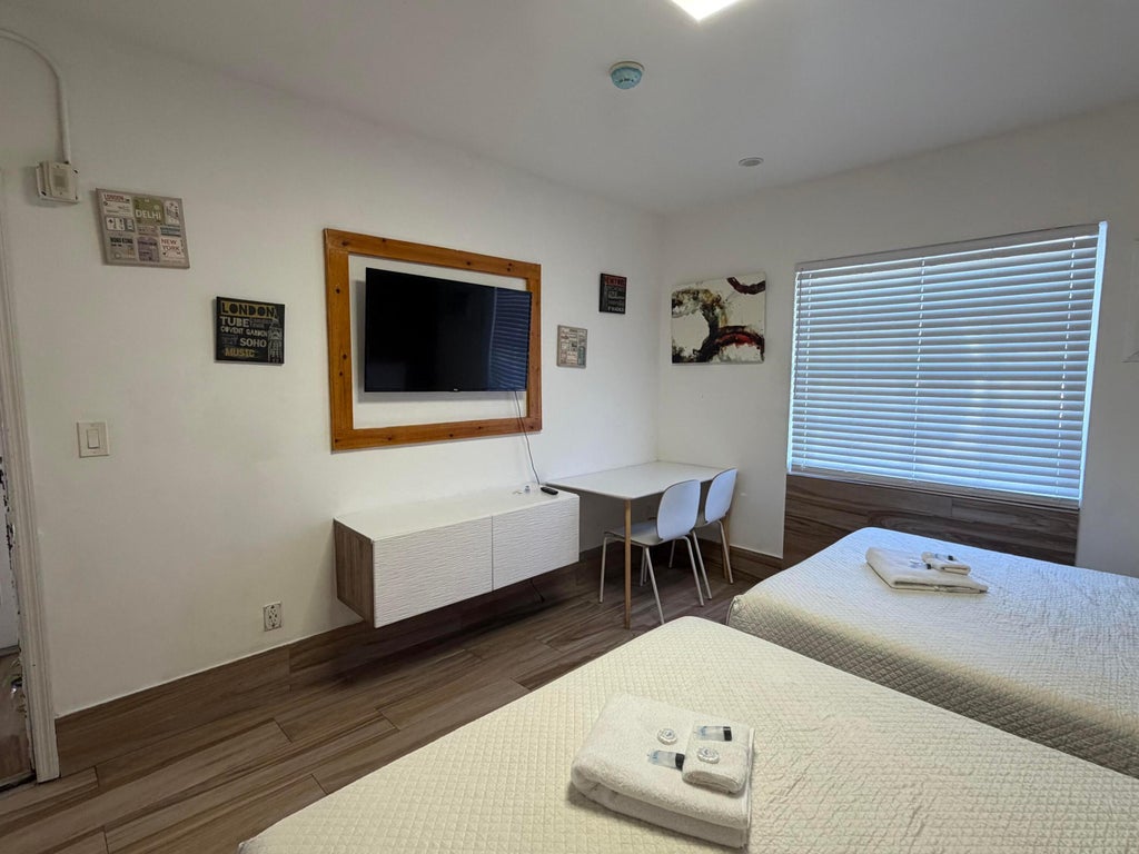 Photo of 380 S FEDERAL Highway #11, Dania Beach, FL 33004 (MLS # B26077131)