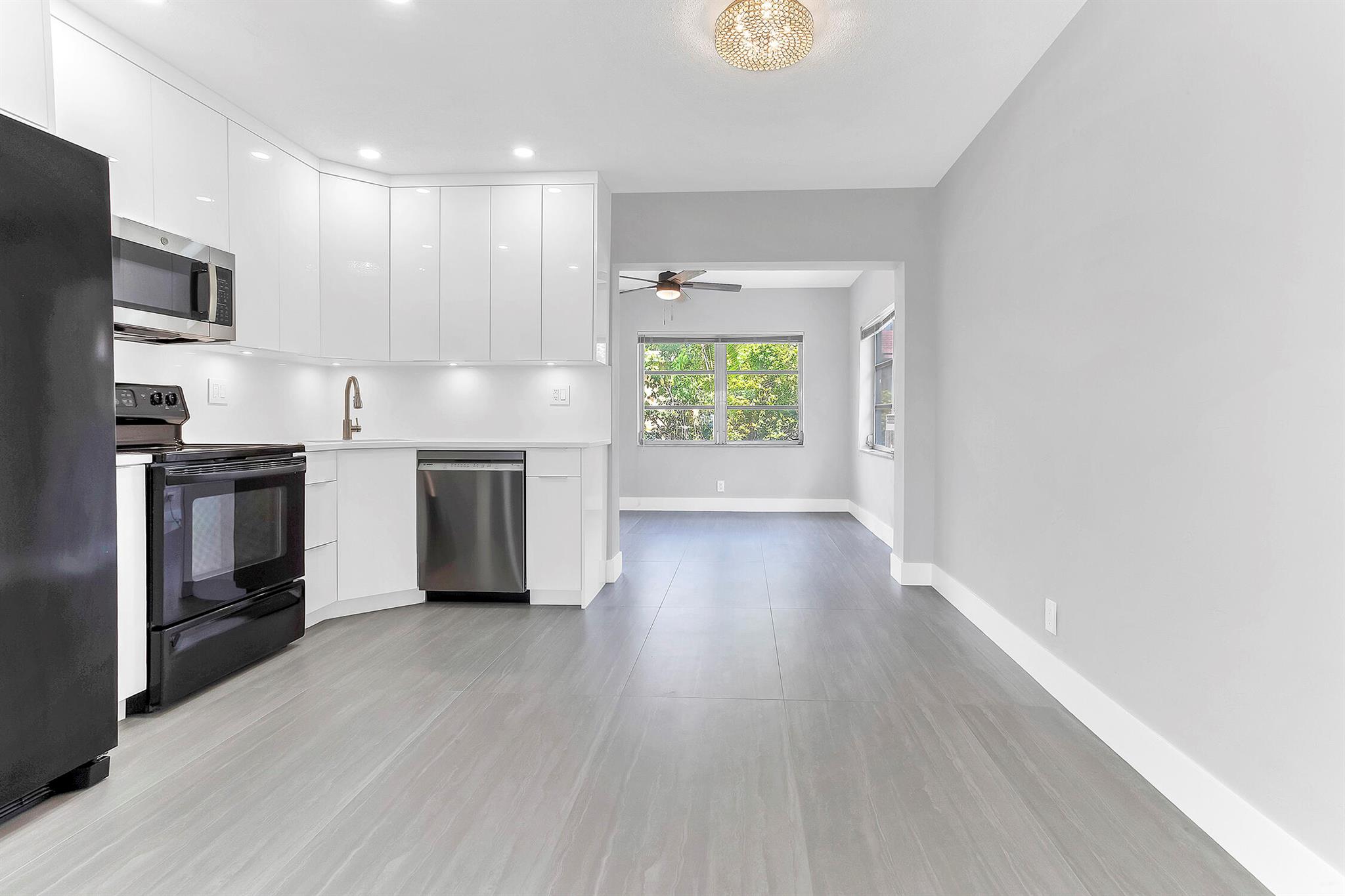 VANGUARD VILLAGE IN THE M - Residential