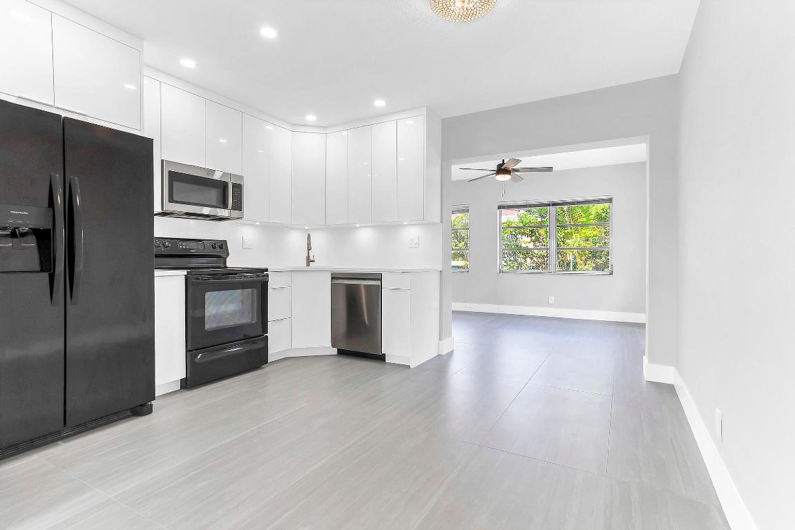 VANGUARD VILLAGE IN THE MAINLANDS COMMUNITY TWO - Residential