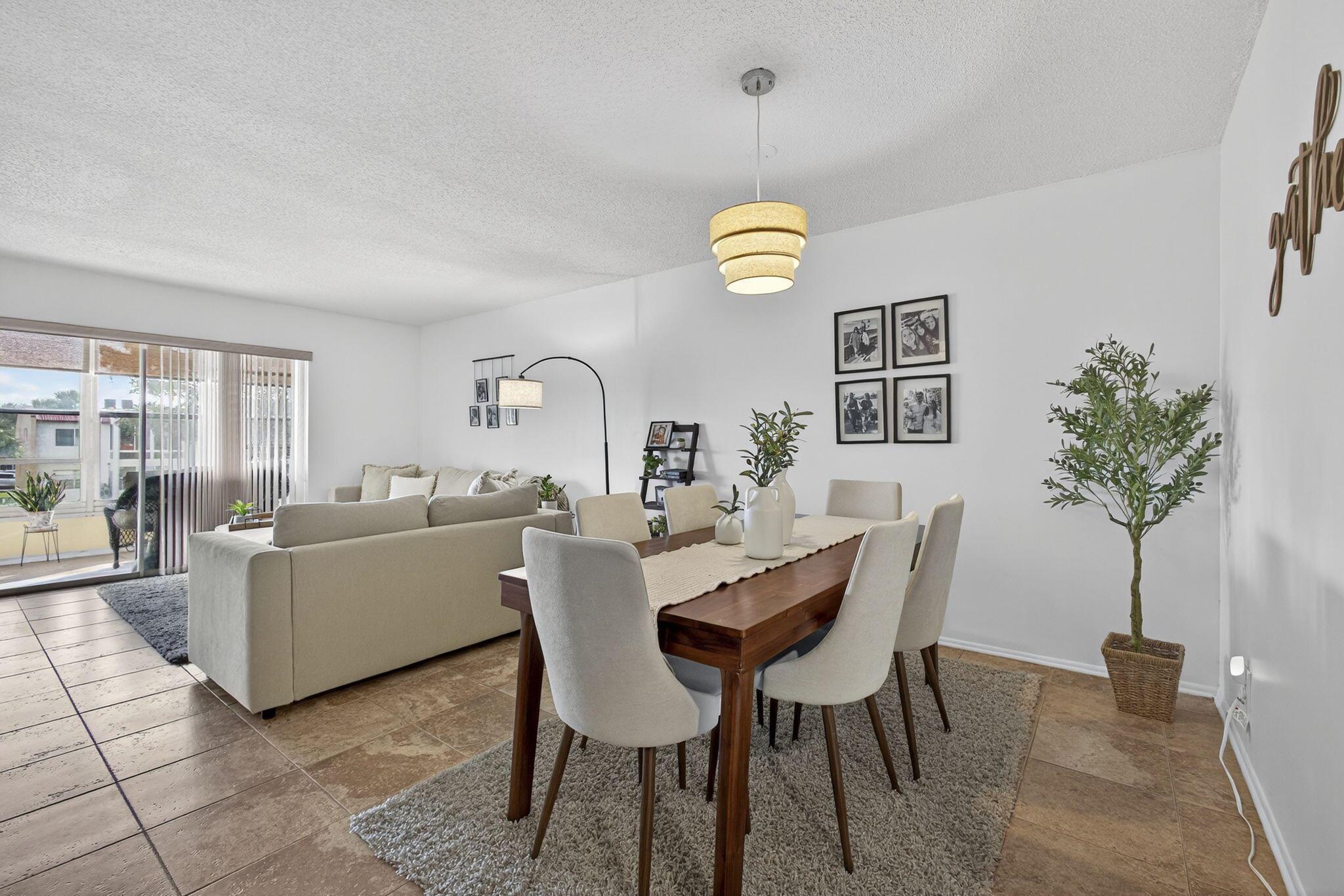 GOLDEN LAKES VILLAGE COND - Residential