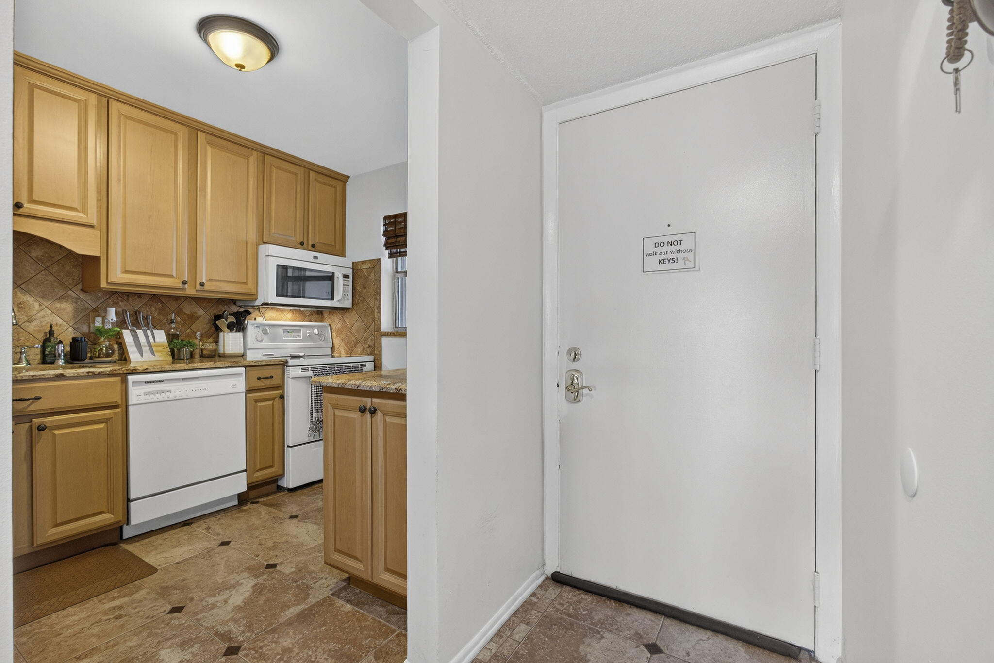 GOLDEN LAKES VILLAGE COND - Residential