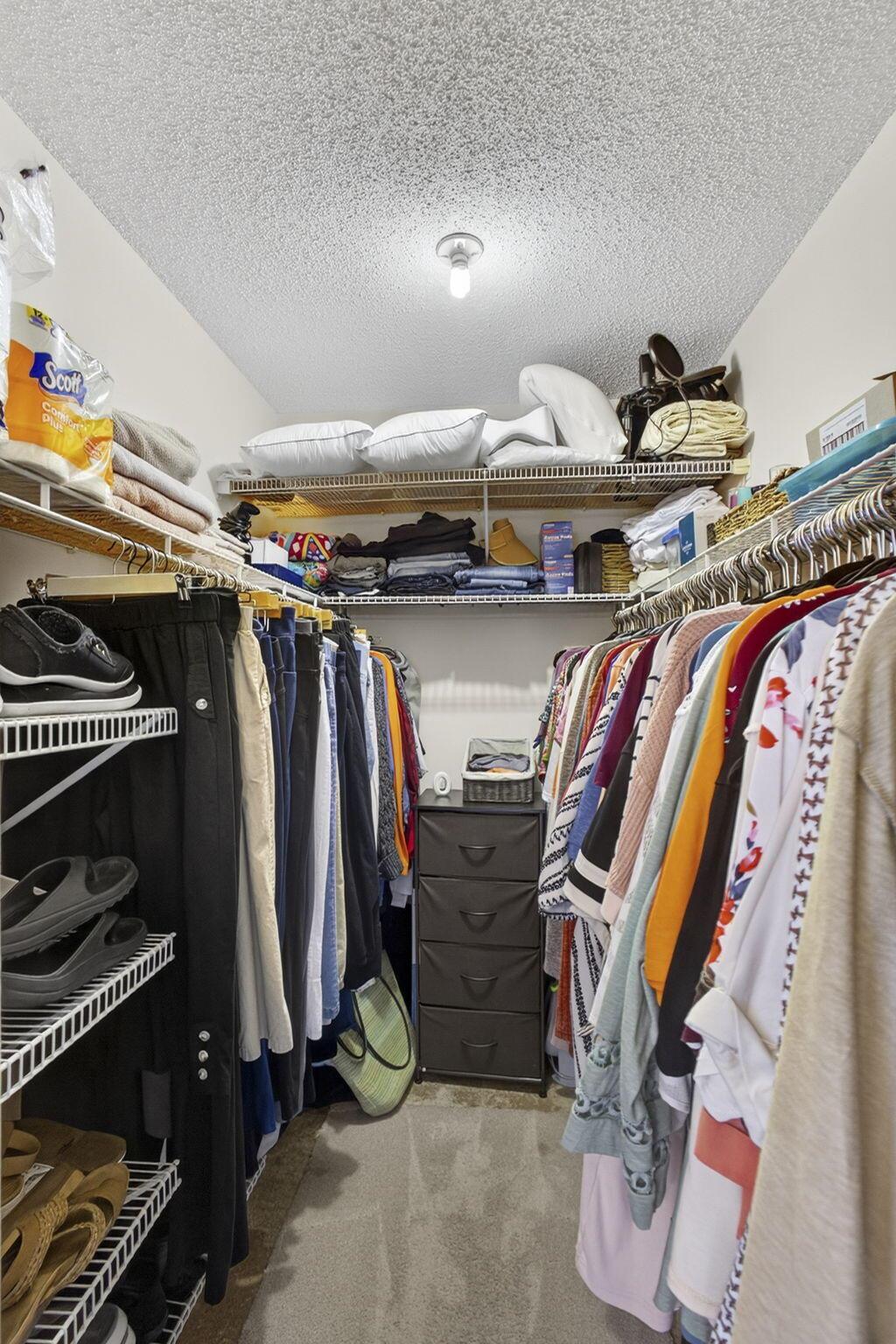 GOLDEN LAKES VILLAGE COND - Residential