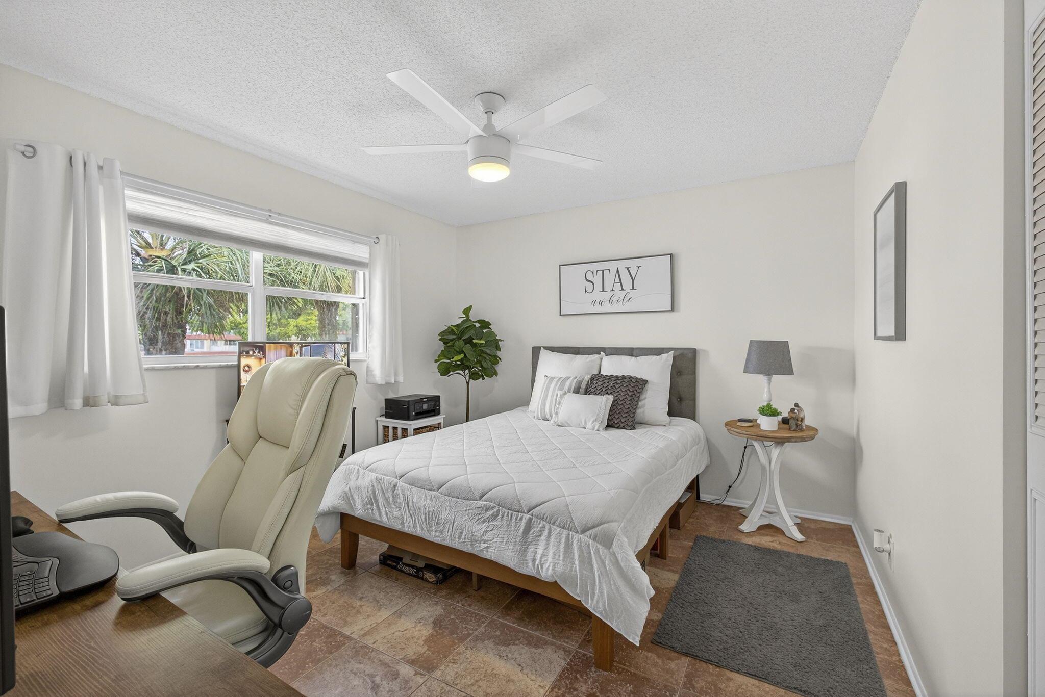 GOLDEN LAKES VILLAGE COND - Residential