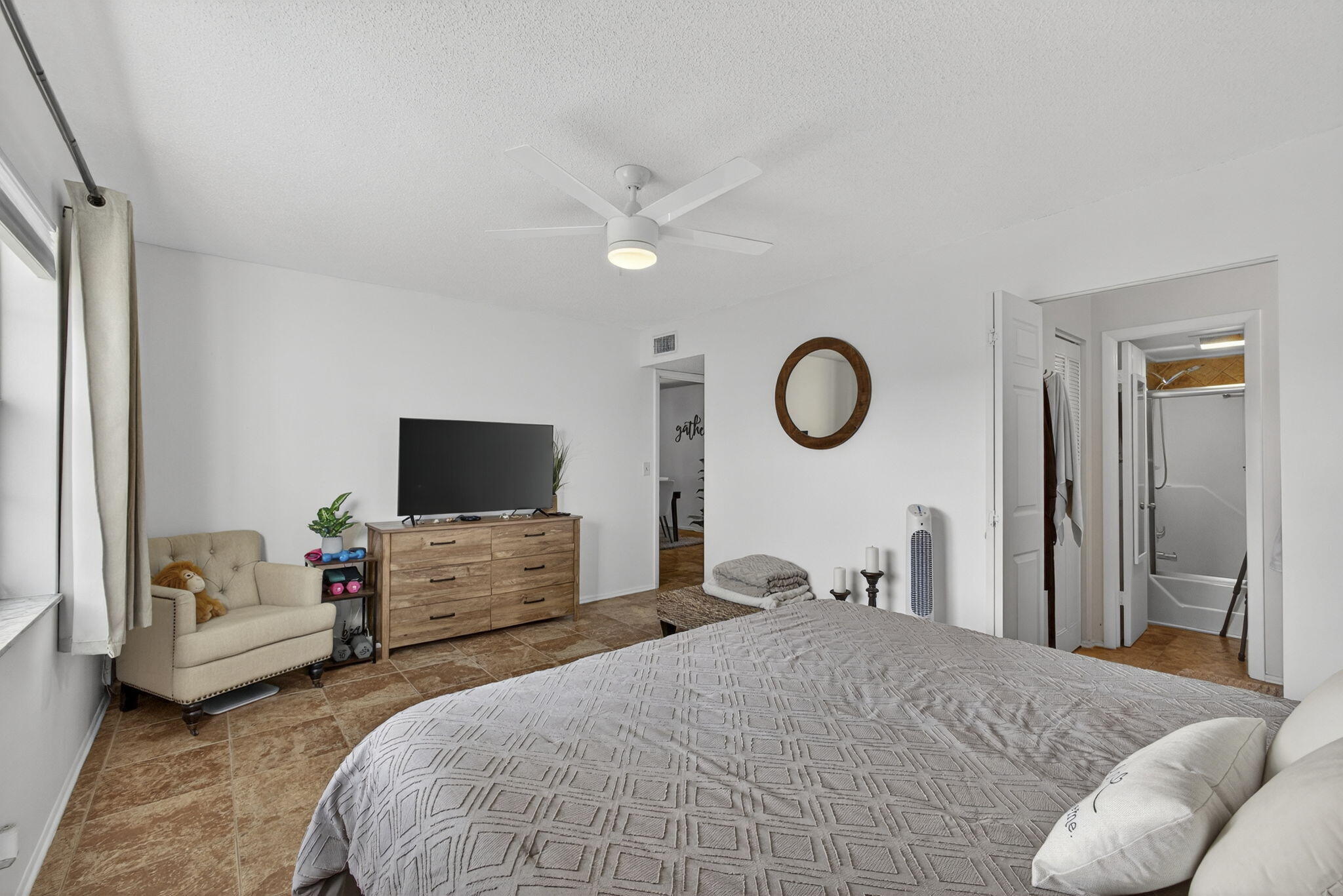 GOLDEN LAKES VILLAGE COND - Residential