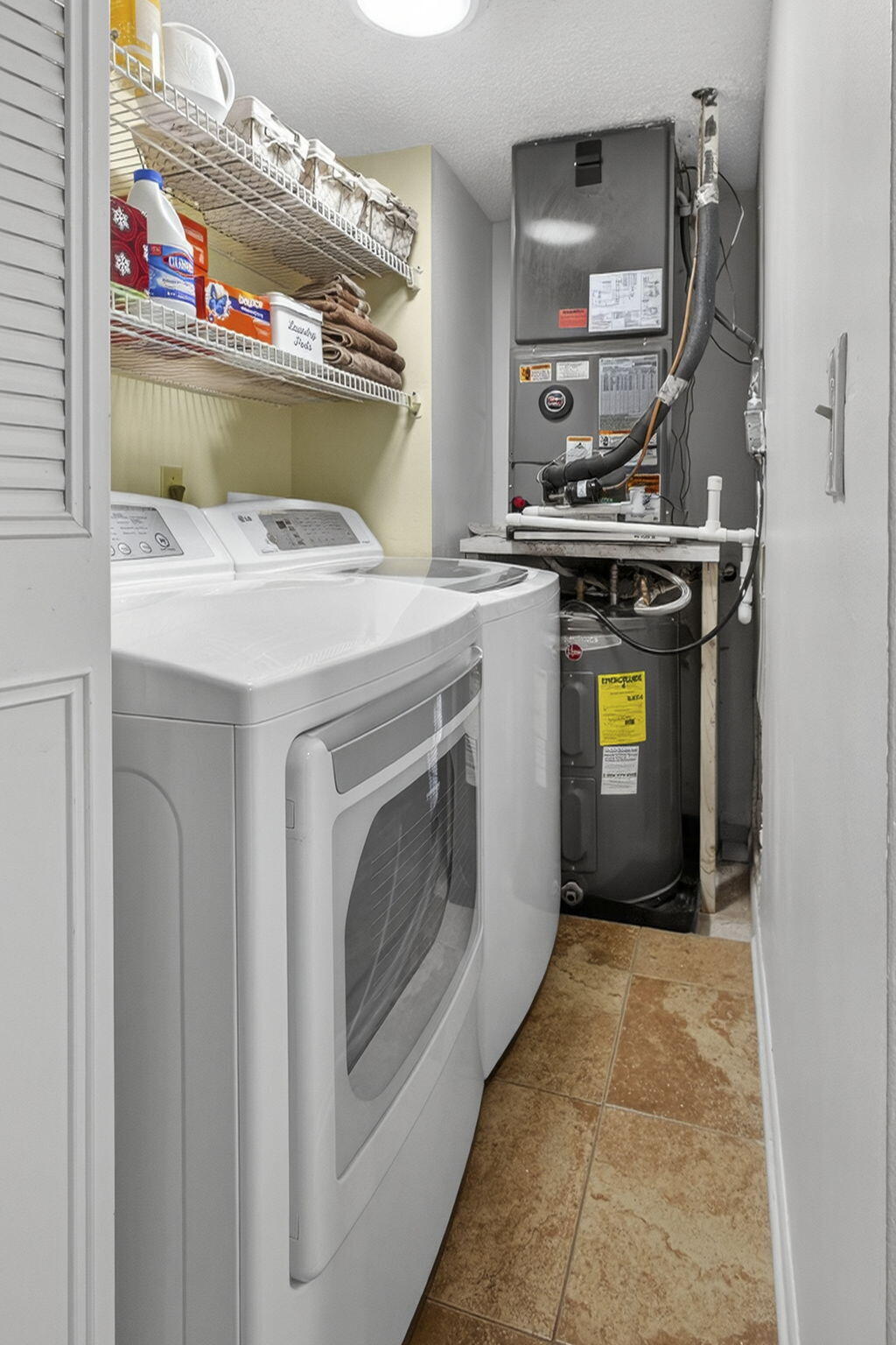 GOLDEN LAKES VILLAGE COND - Residential